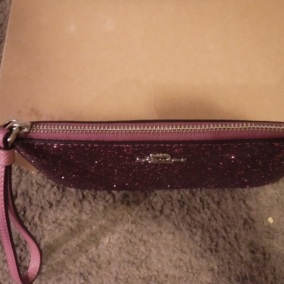 Coach Clutch - Picture 2 of 4